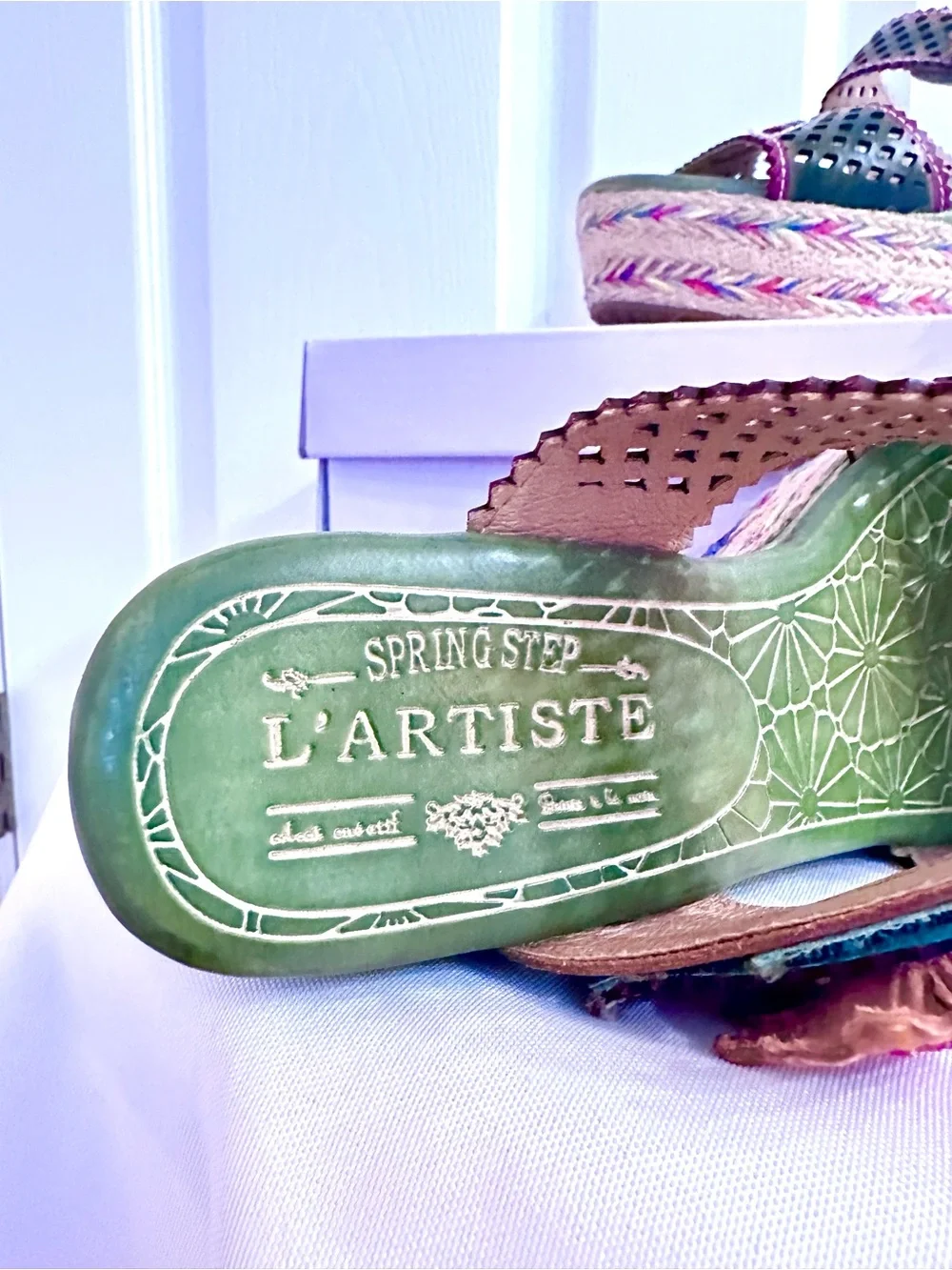 L’ARTISTE ~ Olive Green Platform Sandals w/Decorative Sunflower Velcro Straps